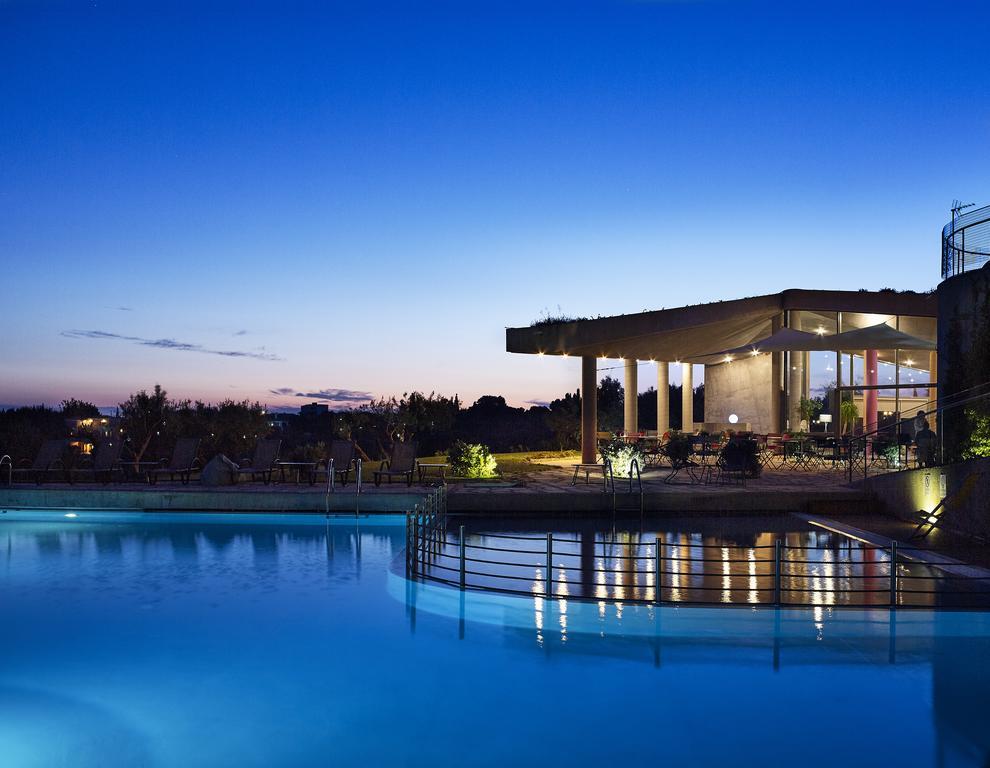 Leivatho Ξενοδοχείο 4*