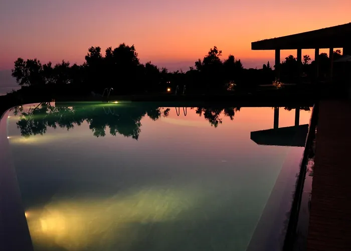 Leivatho Hotel