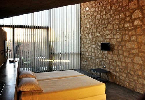 Leivatho Hotel