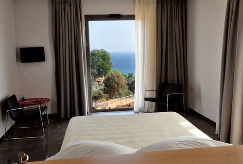 Leivatho Hotel 4*